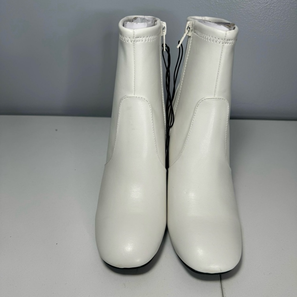 Madden NYC Women's Side Zip Heeled Bootie, Size 7